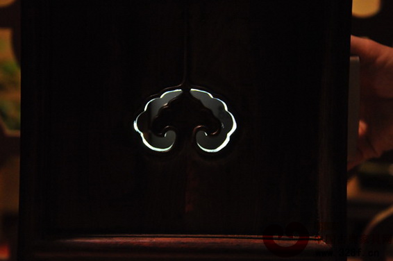 明式家具的美在細(xì)節(jié)處展現(xiàn)，越簡潔越美