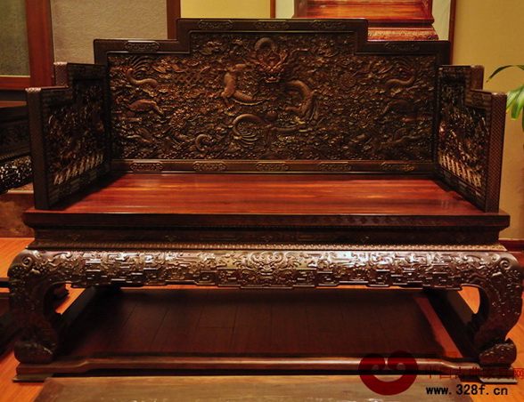 伍氏大觀園——大紅酸枝云龍紋單人寶座 伍氏大觀園——大紅酸枝云龍紋單人寶座