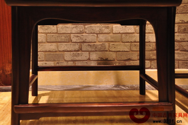 圈椅局部圖(伍氏大觀園供圖) 圈椅局部圖(伍氏大觀園供圖)