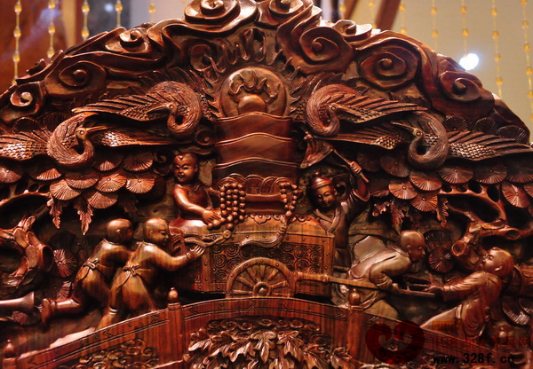 百子千孫沙發(fā)局部雕刻 百子千孫沙發(fā)局部雕刻