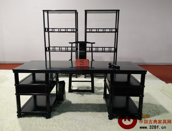 九龍?zhí)谩秷A包圓畫案書架4件套》獲得“東作”獎特別金獎 九龍?zhí)谩秷A包圓畫案書架4件套》獲得“東作”獎特別金獎