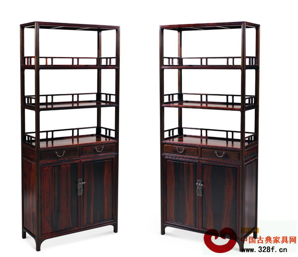 魯班木藝代表作《四平書柜》曾在拍賣會上被紅木家具愛好者當場拍下 魯班木藝代表作《四平書柜》曾在拍賣會上被紅木家具愛好者當場拍下