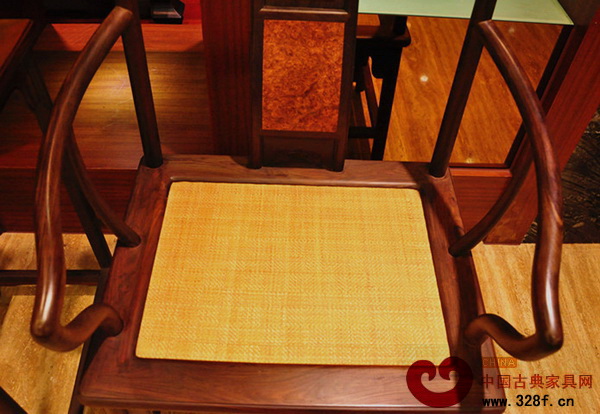 一塊做工良好的藤編軟屜，可以使用數(shù)十年而不壞（伍氏大觀園供圖）