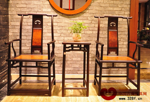 伍氏大觀園生產(chǎn)的鑲癭木四出頭官帽椅 伍氏大觀園生產(chǎn)的鑲癭木四出頭官帽椅