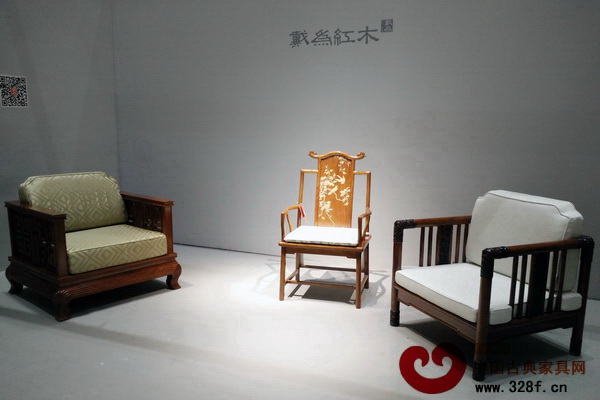 上海家具展于9月9日舉辦，戴為紅木展廳采用簡(jiǎn)潔的中式風(fēng)格凸顯紅木家具的魅力