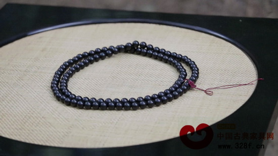 禪椅中,常使用藤編的軟屜做椅面,圖為大清翰林《竹林七賢》中禪椅的椅面局部圖 禪椅中,常使用藤編的軟屜做椅面,圖為大清翰林《竹林七賢》中禪椅的椅面局部圖