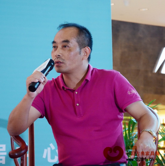 品牌紅木家具經(jīng)銷商聯(lián)盟執(zhí)行主席、昆明林達(dá)宏紅木董事長張伯林 品牌紅木家具經(jīng)銷商聯(lián)盟執(zhí)行主席、昆明林達(dá)宏紅木董事長張伯林