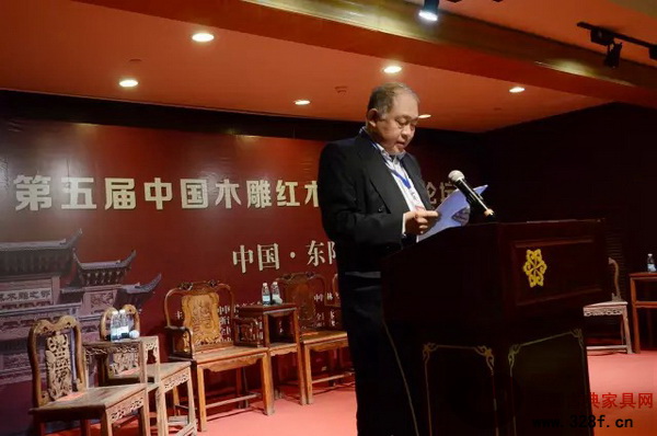 中國林業(yè)產(chǎn)業(yè)聯(lián)合會(huì)副秘書長石峰致辭 中國林業(yè)產(chǎn)業(yè)聯(lián)合會(huì)副秘書長石峰致辭