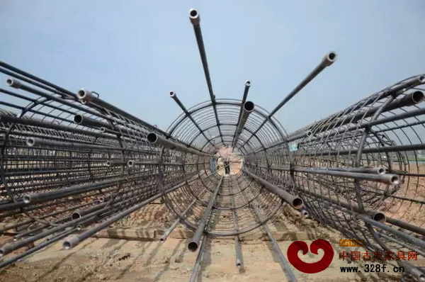 大南公路的建設(shè)現(xiàn)場(chǎng) 大南公路的建設(shè)現(xiàn)場(chǎng)