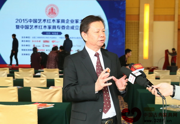 國(guó)壽紅木董事長(zhǎng)陳國(guó)壽接受央視采訪(fǎng) 國(guó)壽紅木董事長(zhǎng)陳國(guó)壽接受央視采訪(fǎng)