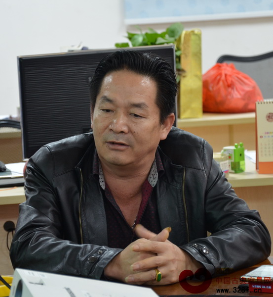 水溪村村長(zhǎng)陳澤康在成立儀式上發(fā)言 水溪村村長(zhǎng)陳澤康在成立儀式上發(fā)言