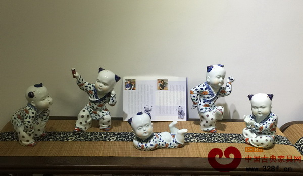 嵇錫貴大師“娃娃”青花斗彩瓷塑嬰戲系列 嵇錫貴大師“娃娃”青花斗彩瓷塑嬰戲系列
