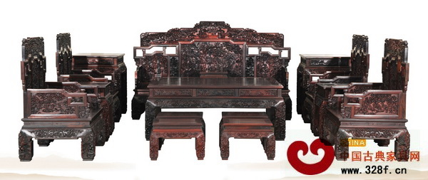 萬盛宇紅木《老撾大紅酸枝花開富貴》由亞太地區(qū)手工藝大師馮文土、萬盛宇紅木董事長蔣楨全用時兩年共同完成,型制優(yōu)雅、風韻獨特 萬盛宇紅木《老撾大紅酸枝花開富貴》由亞太地區(qū)手工藝大師馮文土、萬盛宇紅木董事長蔣楨全用時兩年共同完成,型制優(yōu)雅、風韻獨特