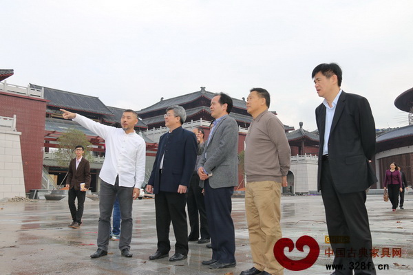 中山市政協(xié)主席丘樹宏認為,紅博城的落成,是中國紅木產(chǎn)業(yè)發(fā)展的一個標志性事件 中山市政協(xié)主席丘樹宏認為,紅博城的落成,是中國紅木產(chǎn)業(yè)發(fā)展的一個標志性事件