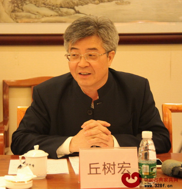 中山市政協(xié)主席丘樹宏主持召開2016中山市紅木家具產(chǎn)業(yè)文化發(fā)展協(xié)商懇談會 中山市政協(xié)主席丘樹宏主持召開2016中山市紅木家具產(chǎn)業(yè)文化發(fā)展協(xié)商懇談會