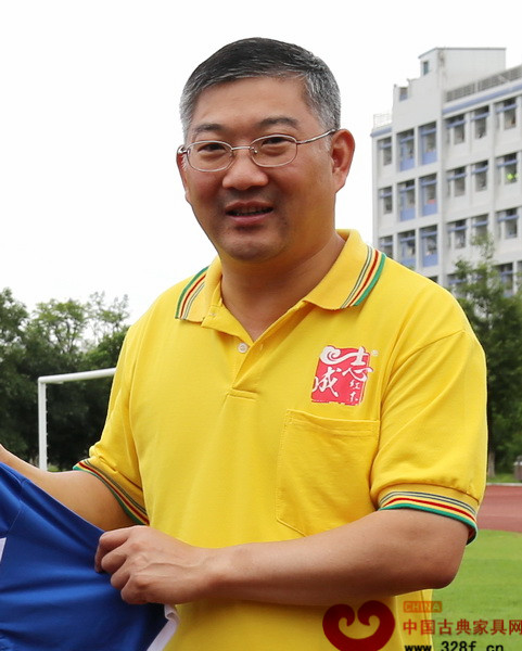 中山志成紅木總經(jīng)理湯朝陽(yáng) 中山志成紅木總經(jīng)理湯朝陽(yáng)