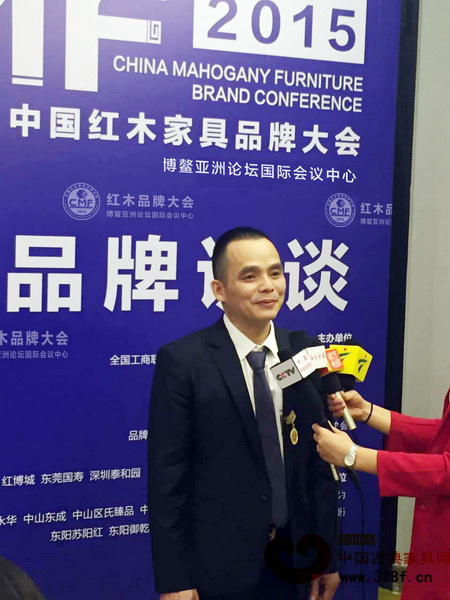 雅仕軒紅木總經(jīng)理陳君接受中央電視臺采訪