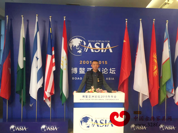 博大總經(jīng)理毛世國在博鰲亞洲論壇國際會議中心拍照留念 博大總經(jīng)理毛世國在博鰲亞洲論壇國際會議中心拍照留念