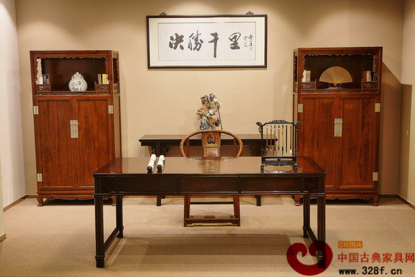 書房陳設(shè)宜簡不宜繁,窗明幾凈,簡潔明亮(中山區(qū)氏臻品供圖) 書房陳設(shè)宜簡不宜繁,窗明幾凈,簡潔明亮(中山區(qū)氏臻品供圖)