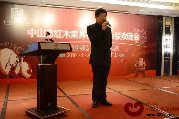 大涌鎮(zhèn)黨委委員謝巧明代表大涌鎮(zhèn)黨委政府做了精彩發(fā)言