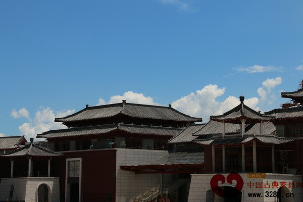 紅博城一期工程將要完工，建筑整體氣勢(shì)恢宏