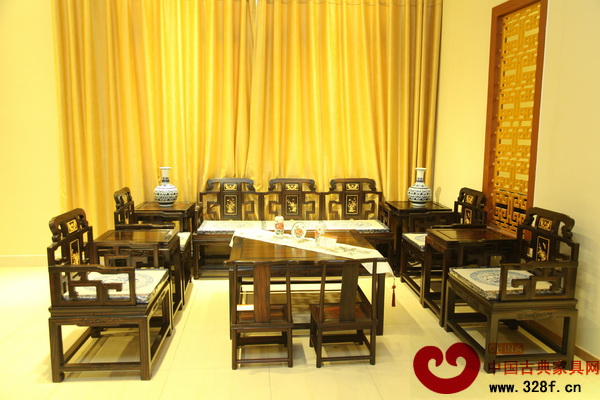 頌泰紅木精品條紋烏木沙發(fā) 頌泰紅木精品條紋烏木沙發(fā)