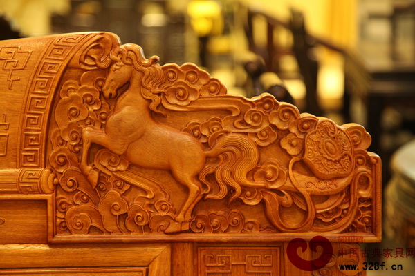 頌泰紅木家具上絕美的雕刻 頌泰紅木家具上絕美的雕刻