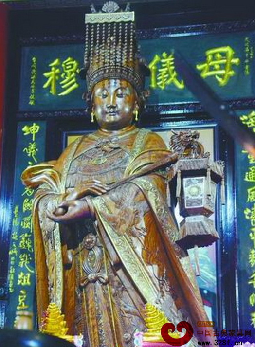 紅木媽祖像身高和底座是一塊完整的花梨木