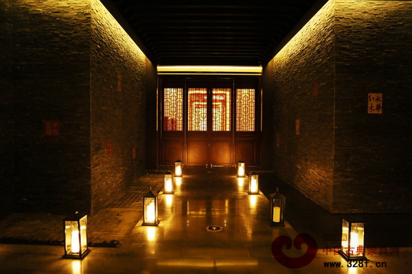 永華紅木藝術(shù)館內(nèi)景一角 永華紅木藝術(shù)館內(nèi)景一角