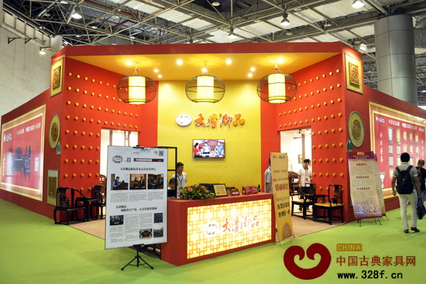 LED電視、X展架等都是宣傳企業(yè)的好方法(圖為大清御品名家具展展位) LED電視、X展架等都是宣傳企業(yè)的好方法(圖為大清御品名家具展展位)