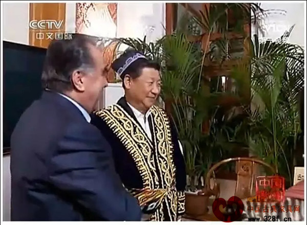 國(guó)家主席習(xí)近平贈(zèng)送外國(guó)友人也有紅木家具的身影 國(guó)家主席習(xí)近平贈(zèng)送外國(guó)友人也有紅木家具的身影