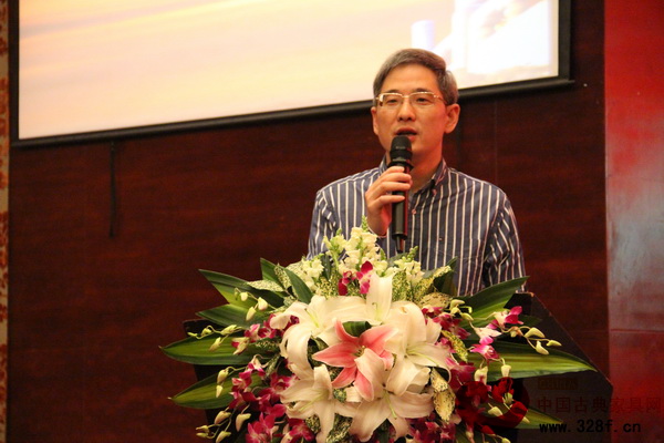 紹興市越城區(qū)常務(wù)副區(qū)長徐荻在分析會上致辭