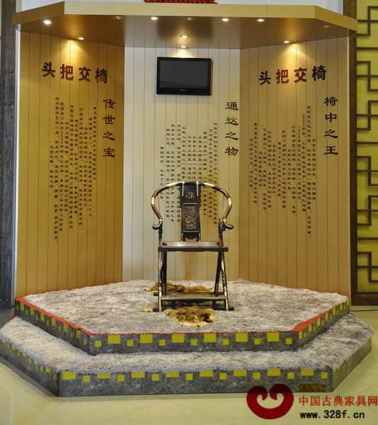 源天?！耙粓稣箷?、一個六角臺、一把交椅”形象深入人心