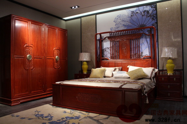 “雅木青春”旗艦店一角 “雅木青春”旗艦店一角