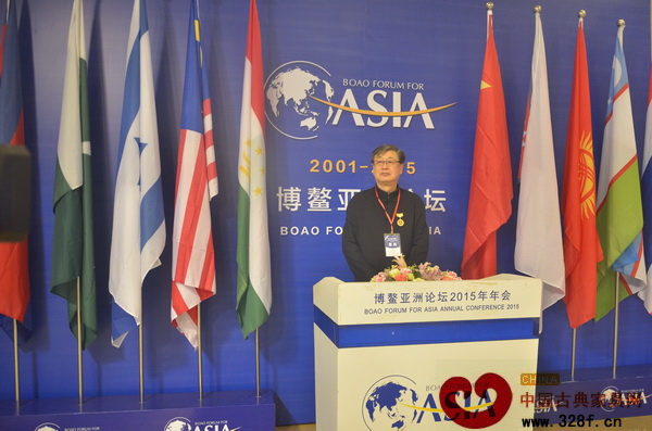 濟(jì)南富雅紅木樓總經(jīng)理劉潤(rùn)謙受邀參加第六屆中國(guó)紅木家具品牌大會(huì)