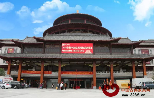 紅博城立足于文化與藝術(shù)本身，打造出一個(gè)足以傳承給后代的文化建筑