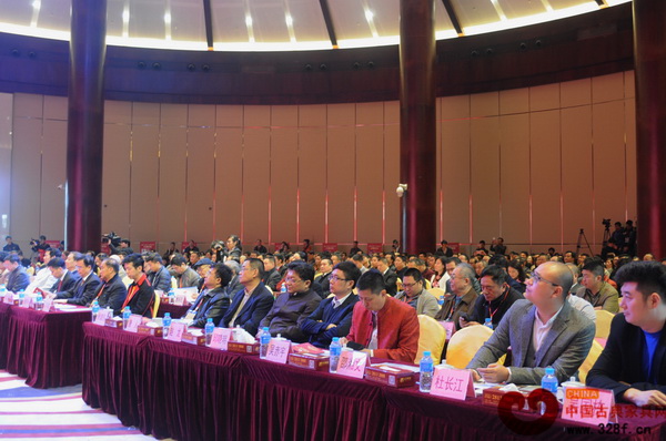 2016中國紅木家具發(fā)展大涌論壇現(xiàn)場大咖云集 2016中國紅木家具發(fā)展大涌論壇現(xiàn)場大咖云集