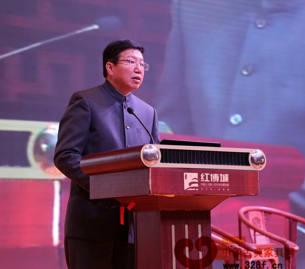 中山市市委常委、常務(wù)副市長謝中凡代表論壇承辦地政府致辭 中山市市委常委、常務(wù)副市長謝中凡代表論壇承辦地政府致辭