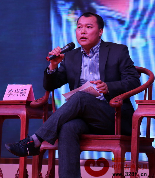 中國家具協(xié)會副理事長、中山市太興家具有限公司董事長李興暢 中國家具協(xié)會副理事長、中山市太興家具有限公司董事長李興暢