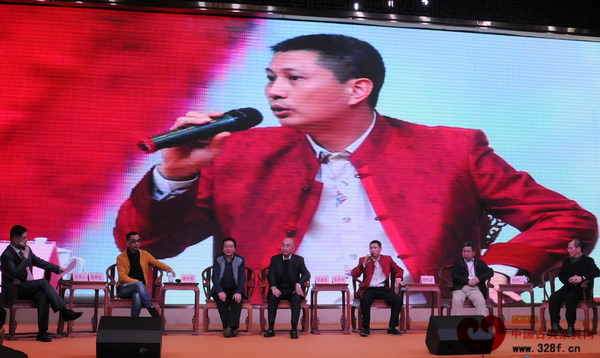 中國家具協(xié)會副理事長、中山市紅古軒家具有限公司總經(jīng)理吳赤宇 中國家具協(xié)會副理事長、中山市紅古軒家具有限公司總經(jīng)理吳赤宇