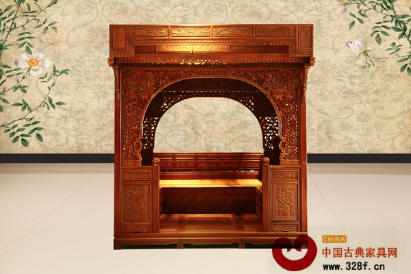 明智御品選送的參評作品《紅檀·拔步床》