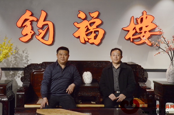 在專家走訪過程中，鈞福樓董事長(zhǎng)李錦先（左）與華南林業(yè)大學(xué)博士生導(dǎo)師李凱夫（右）合影