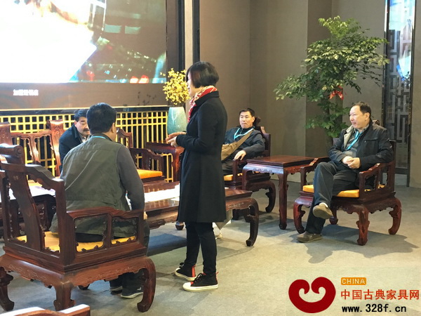 大清御品展位吸引眾多觀展者參觀