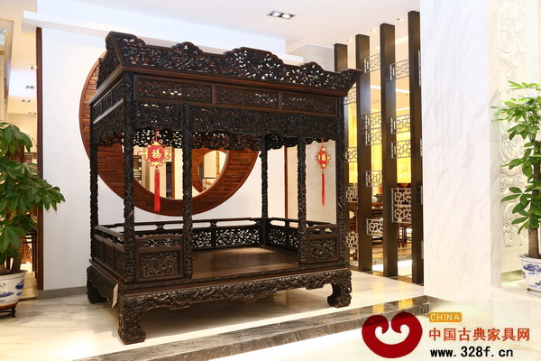 鴻運堂獲獎作品——《紫檀·中華龍床》