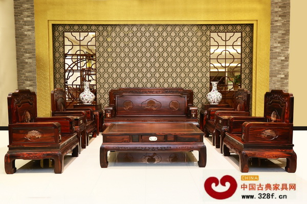 進(jìn)家富《中式寶座》