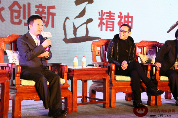 明堂紅木總經(jīng)理張向榮也就傳承創(chuàng)新發(fā)表觀點(diǎn) 明堂紅木總經(jīng)理張向榮也就傳承創(chuàng)新發(fā)表觀點(diǎn)