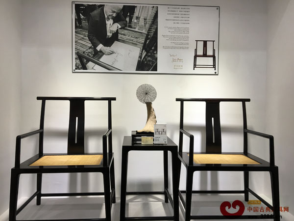 廣交會(huì)展館B區(qū)展廳中“廣作”紅木家具 廣交會(huì)展館B區(qū)展廳中“廣作”紅木家具