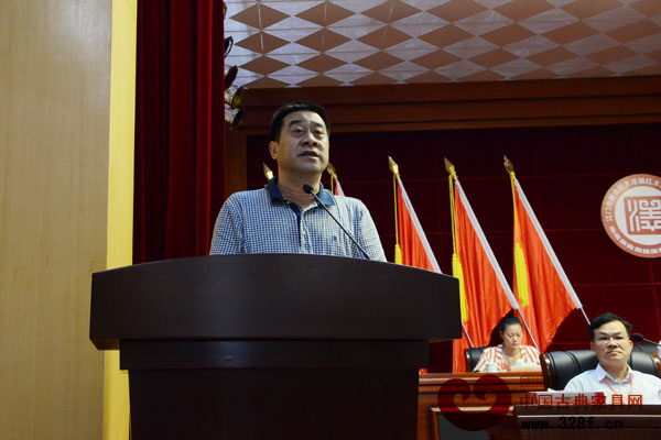 新會(huì)區(qū)大澤鎮(zhèn)委書記吳運(yùn)勝在大會(huì)上作重要講話 新會(huì)區(qū)大澤鎮(zhèn)委書記吳運(yùn)勝在大會(huì)上作重要講話