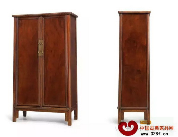 Lot 104晚明 黃花梨木軸門圓角柜