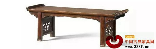 Lot 107 明末/清初 黃花梨小翹頭案